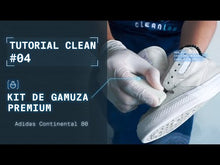 Cargar y reproducir el video en el visor de la galería, Kit de Gamuza Premium - Limpieza de Zapatillas
