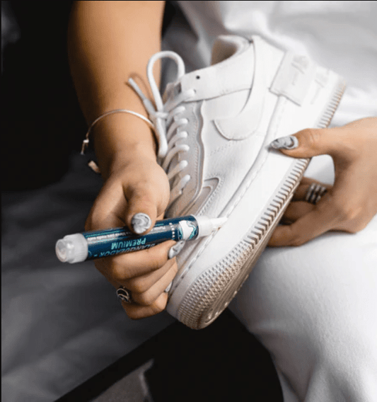5 trucos para limpiar zapatillas blancas - Clean Lab PE