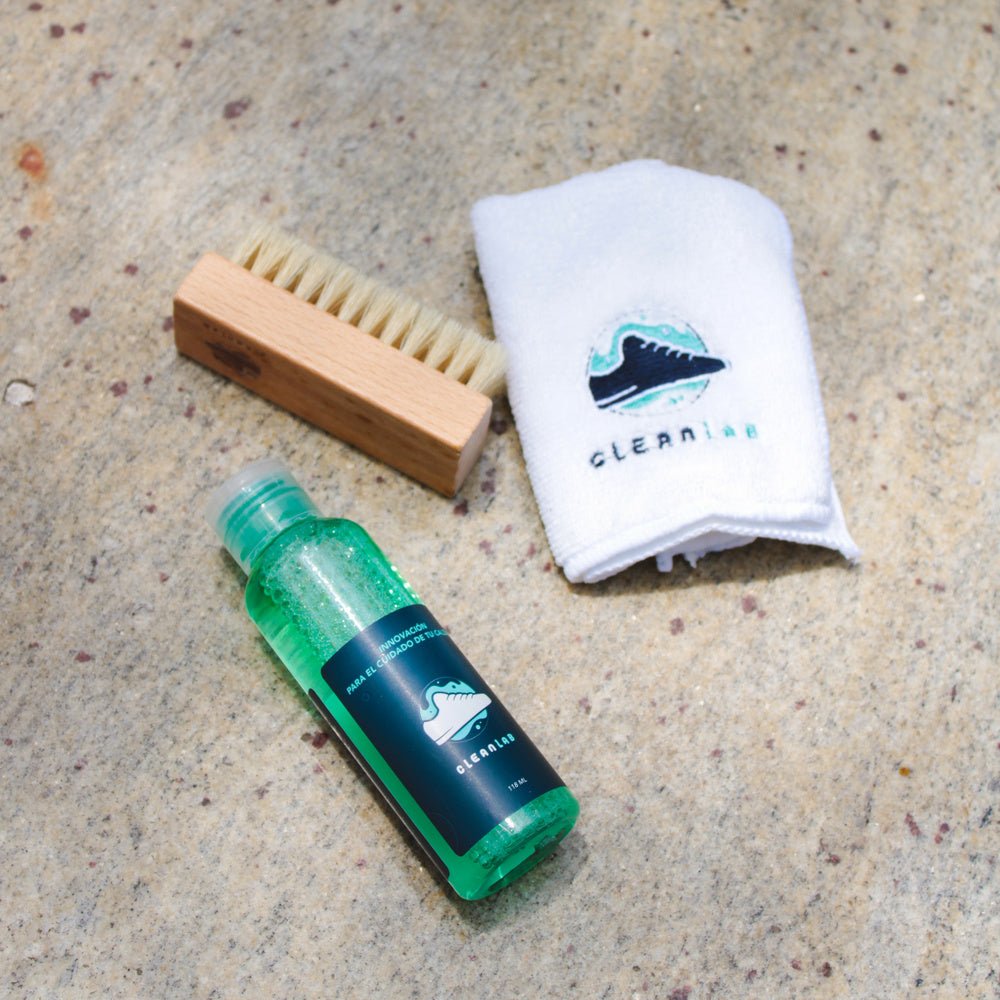 Como limpiar zapatillas blancas con bicarbonato o vinagre - Clean Lab PE